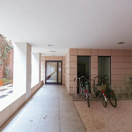 Hoza 55 - Piekny Cichy Ogrodek - Bezplatny Podziemny Parking - Free Parking - Better * 华沙