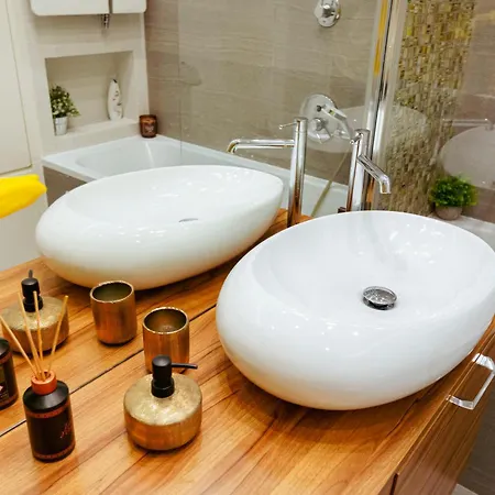 Hoza 55 - Piekny Cichy Ogrodek - Bezplatny Podziemny Parking - Free Parking - Better * ワルシャワ