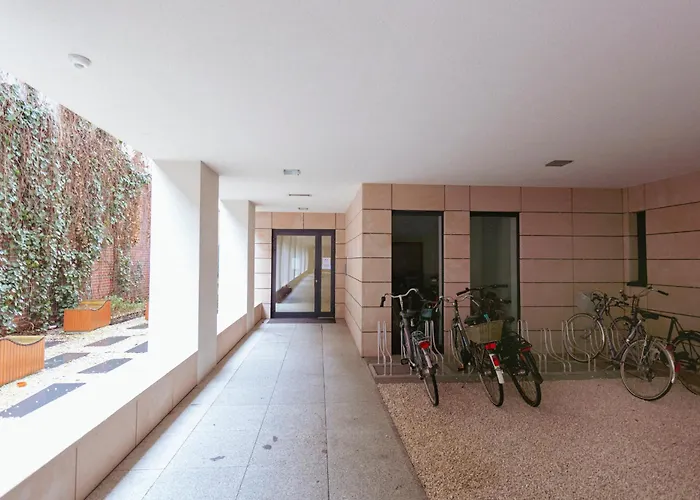 Hoza 55 - Piekny Cichy Ogrodek - Bezplatny Podziemny Parking - Free Parking - Better * Warsaw