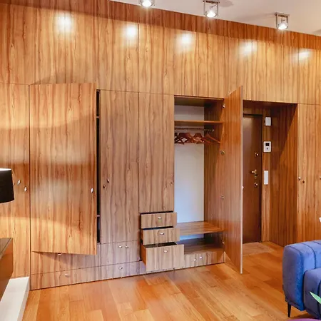 Hoza 55 - Piekny Cichy Ogrodek - Bezplatny Podziemny Parking - Free Parking - Better 바르샤바