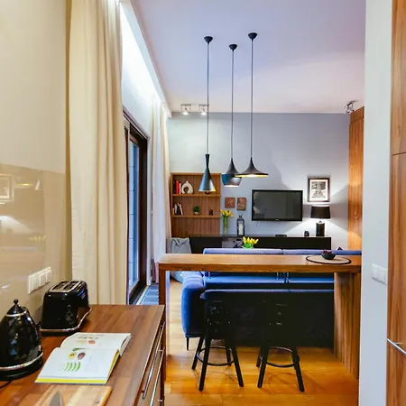 Hoza 55 - Piekny Cichy Ogrodek - Bezplatny Podziemny Parking - Free Parking - Better * Warsaw